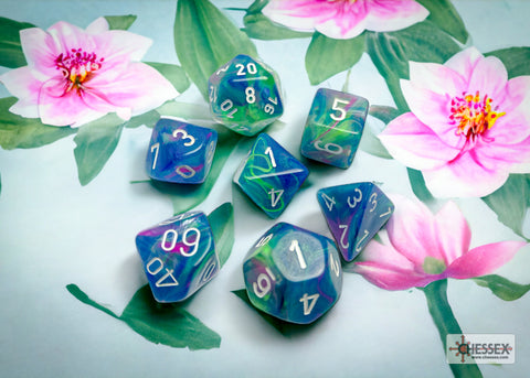 Chessex: Festive Waterlily/white Polyhedral 7-Dice Set